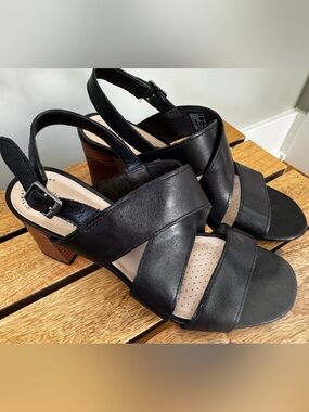 Clarks Black Leather Cross-Strap Block Heel Sandals - Women